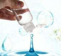 New Clear 4oz/ 8oz PET Cosmo Bottle/Translucent Flip Cap.